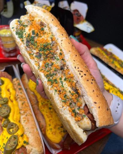 عکس هات داگ مسعود شعبه عظیمیه 