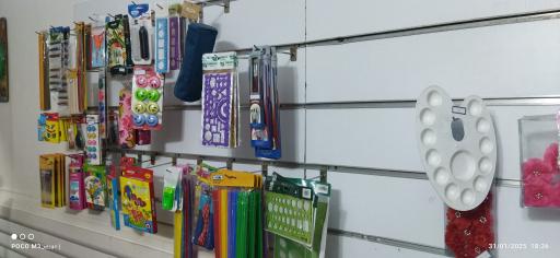 عکس نوشت افزار حقیقت