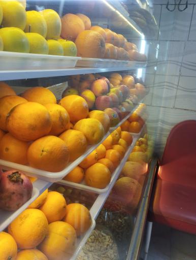 عکس آبمیوه و بستنی حاج اکبور