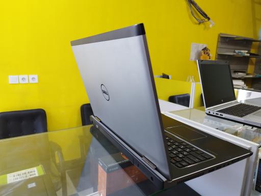 عکس فروشگاه کامپیوتری کیان رایان 7 و نمایندگی رسمی ایرانسل