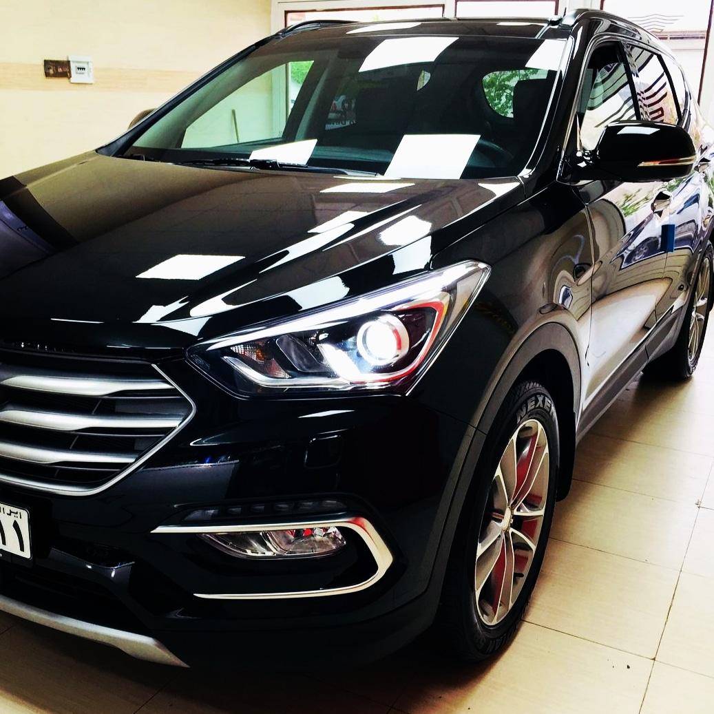 عکس کلینیک زیبایی خودروی لاکچری وکس