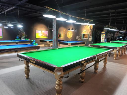 عکس سالن باشگاه بیلیارد بهسان