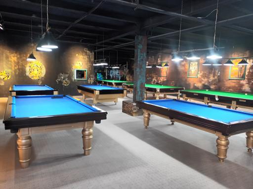 عکس سالن باشگاه بیلیارد بهسان