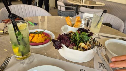 عکس کافه رستوران میناک