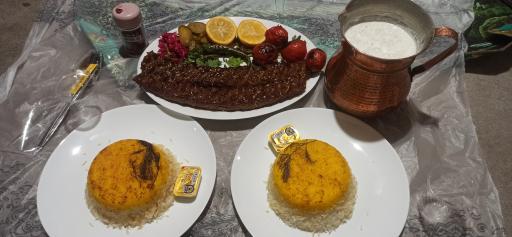 عکس باغ رستوران هرای