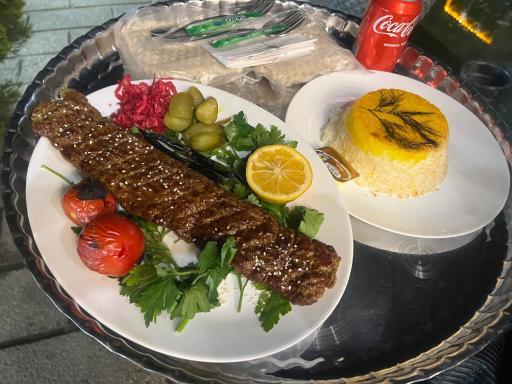 عکس باغ رستوران هرای