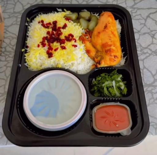 عکس تهیه غذا فود لند 