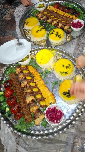 عکس باغ رستوران هرای