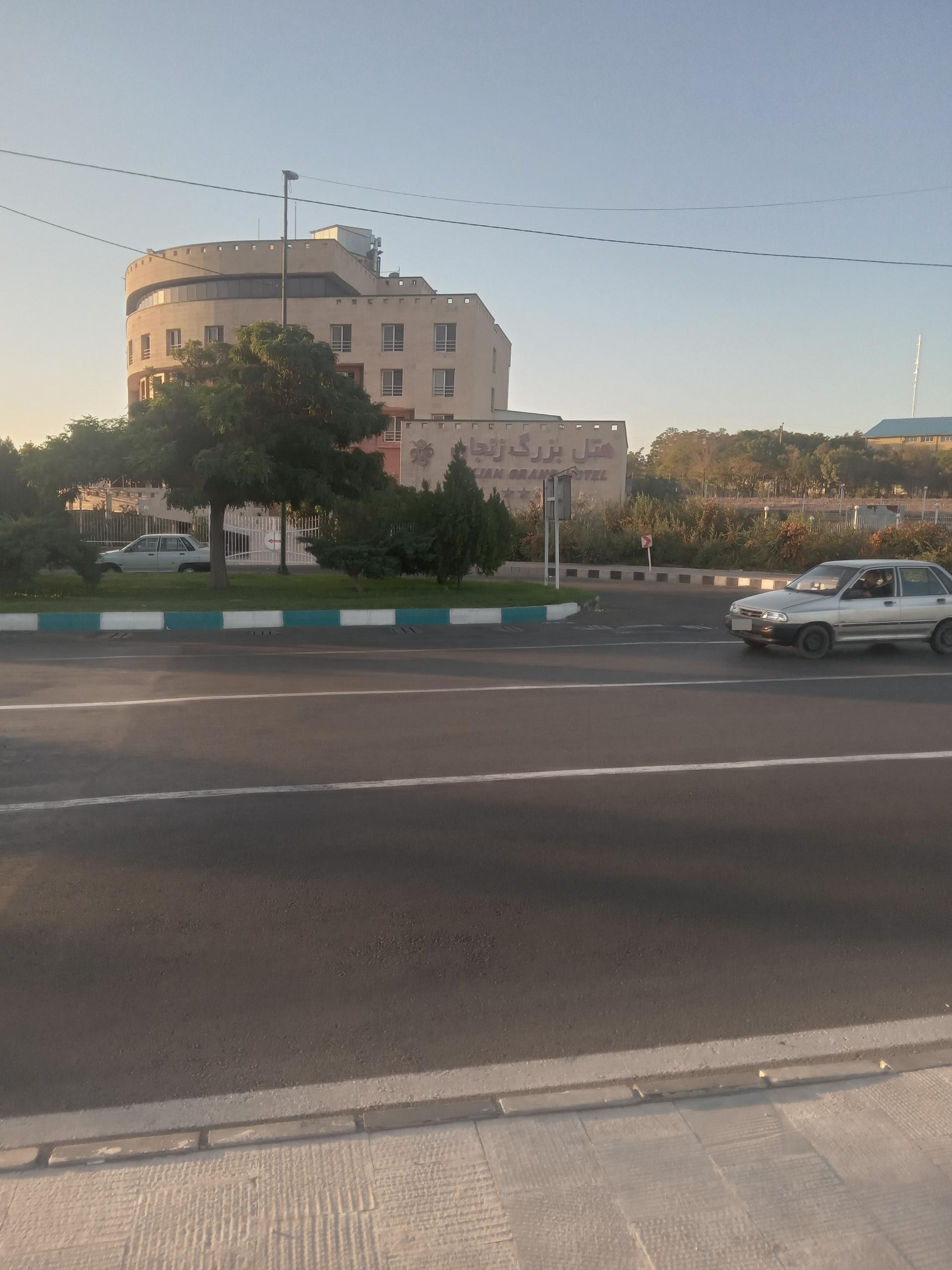 عکس هتل بزرگ زنجان