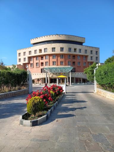 عکس هتل بزرگ زنجان