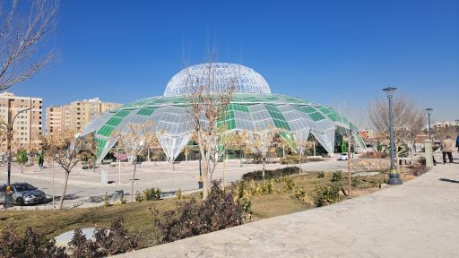 عکس باغ ارغوان