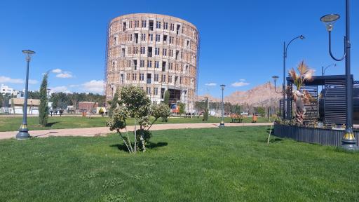 عکس باغ ارغوان