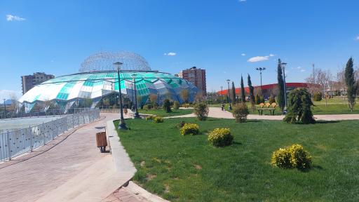 عکس باغ ارغوان