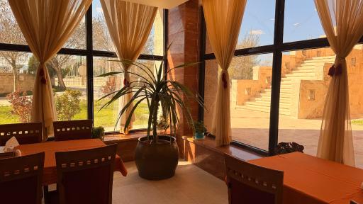 عکس هتل بزرگ زنجان