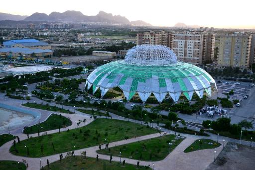 عکس باغ ارغوان
