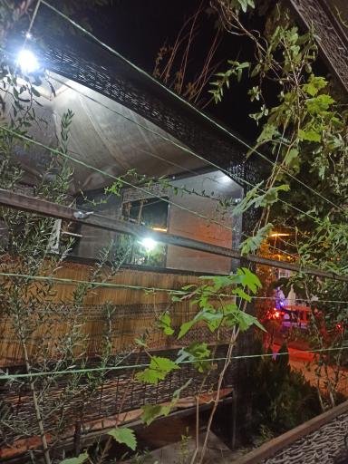 رستوران کارن