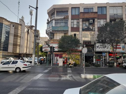 عکس فروشگاه زنجیره ای یاران دریان