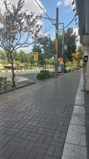 عکس ایستگاه اتوبوس چهارراه آزادشهر