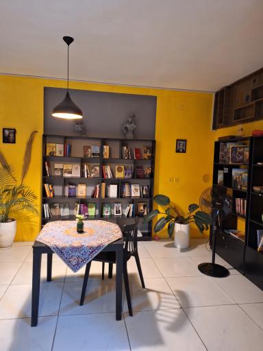 عکس کافه کتاب دیدار