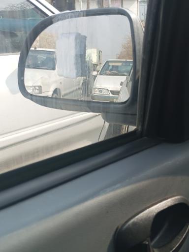 عکس شیشه اتومبیل امیدوار