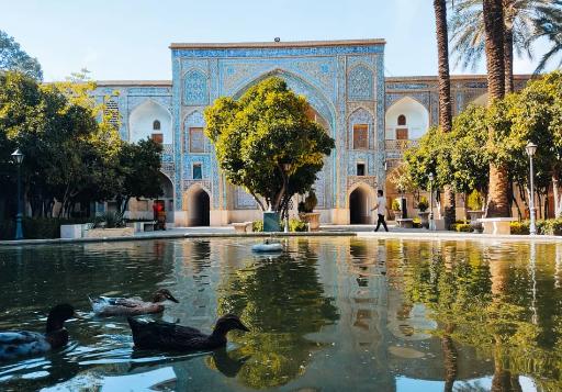 عکس مدرسه علمیه آقا بابا خان