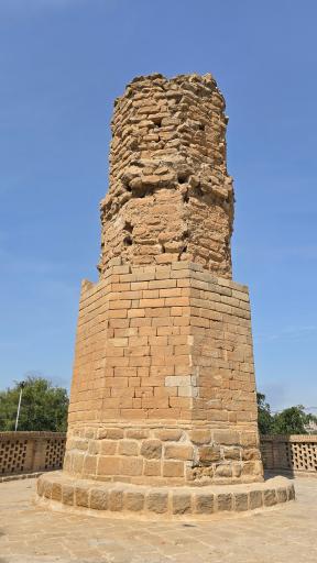 عکس عمارت و برج کلاه فرنگی