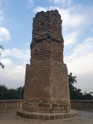 عمارت و برج کلاه فرنگی