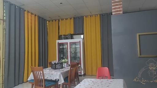 عکس رستوران و بیرون بر چکاوک 