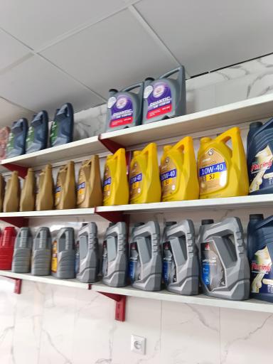 عکس تعویض و سرویس خودرو