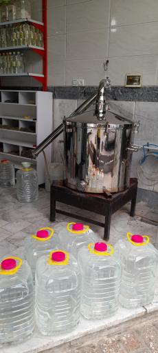 عکس عرقگیری و گلابگیری کازرونی