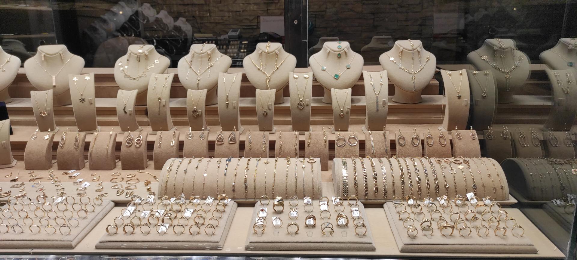 عکس گالری میلاد طلا