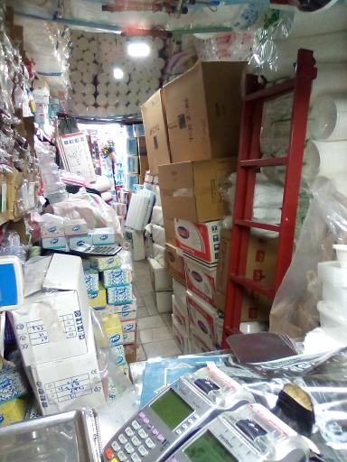 عکس ظروف یکبارمصرف کریمی