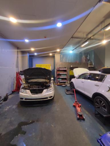 عکس تعمیرگاه تخصصی گیربکس لند