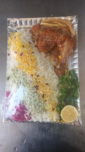 عکس غذا سرای نصف جهان