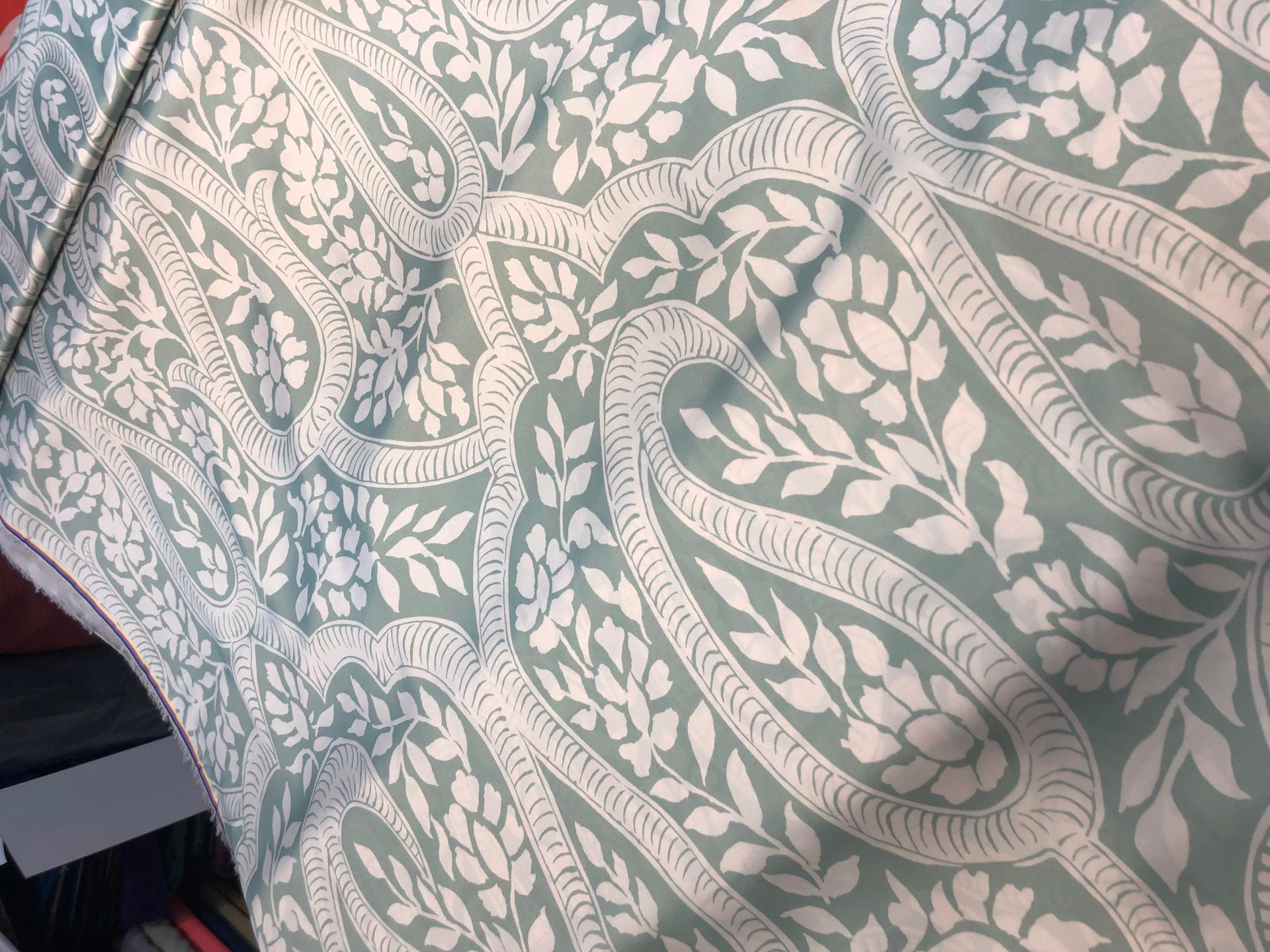 عکس پارچه سرای شانل