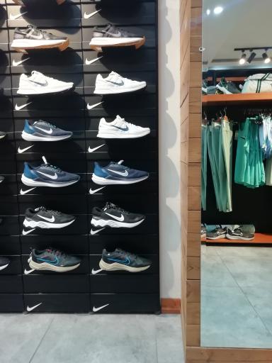 عکس فروشگاه اهواز اوتلت