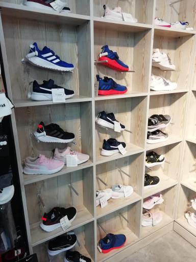 عکس فروشگاه اهواز اوتلت