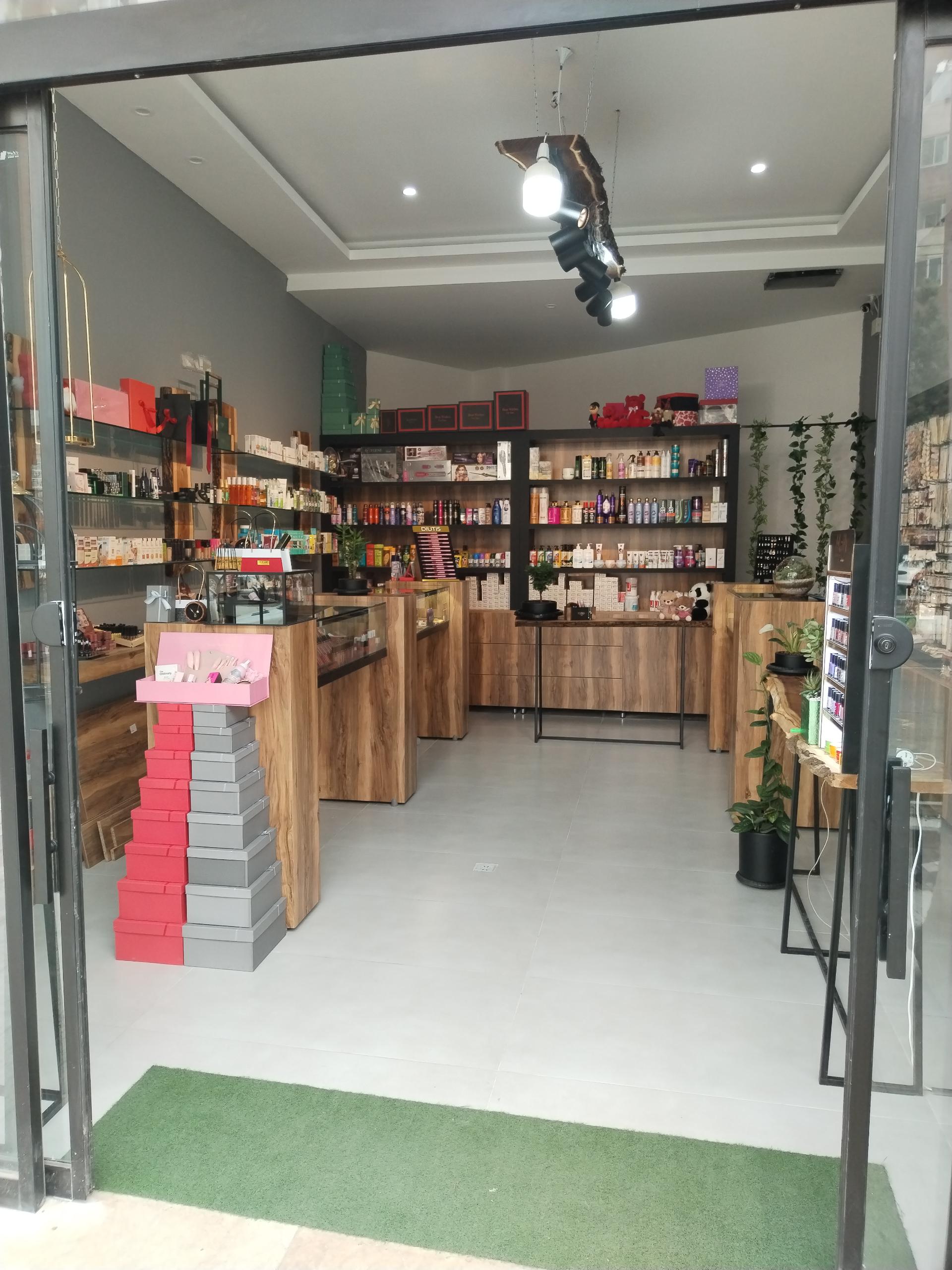 عکس گالری آرایشی وانیا 