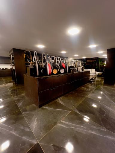 عکس فروشگاه تجهیزات خانه و آشپزخانه ایده آل