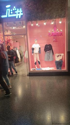 عکس فروشگاه هشتگ 