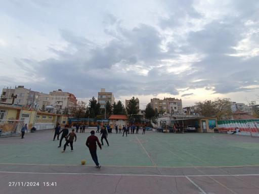 عکس دبیرستان هاشمی نژاد 3