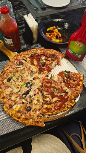 عکس رستوران هشتگ