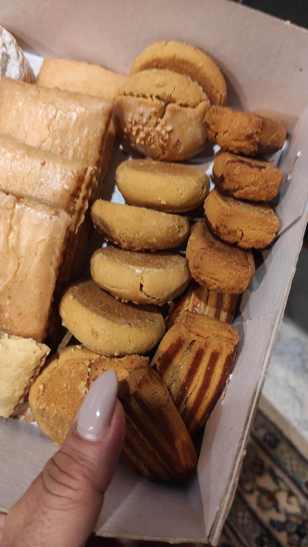 عکس قنادی عمه عادله شعبه چیتگر