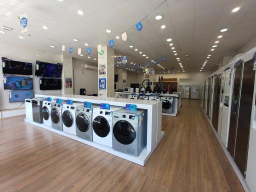 عکس فروشگاه زنجیره ای اسنوا شعبه بهارستان 