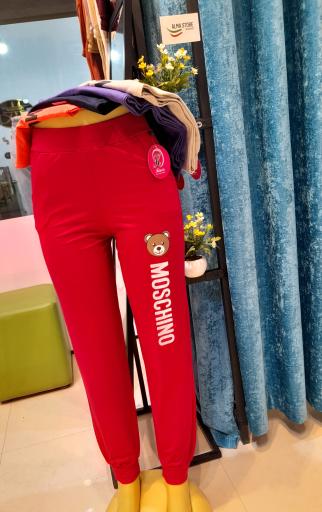 عکس فروشگاه پوشاک آلمااِستور