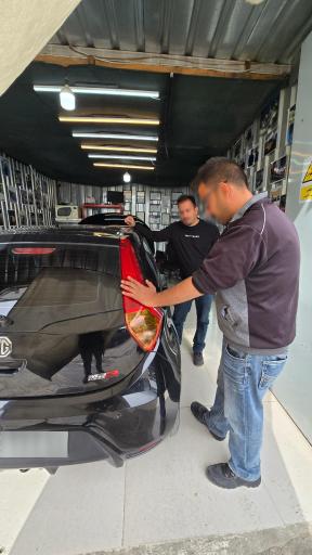 عکس کارشناسی رنگ خودرو برادران پرویزی