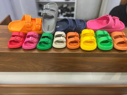 عکس کفش یادگاری