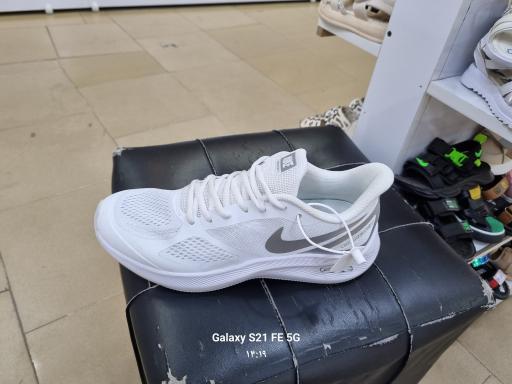 عکس کفش یادگاری