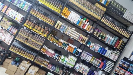 عکس بازرگانی شوینده و بهداشتی محصولات اروپایی رسول‌ زاده