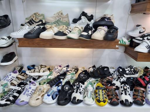 عکس کفش یادگاری